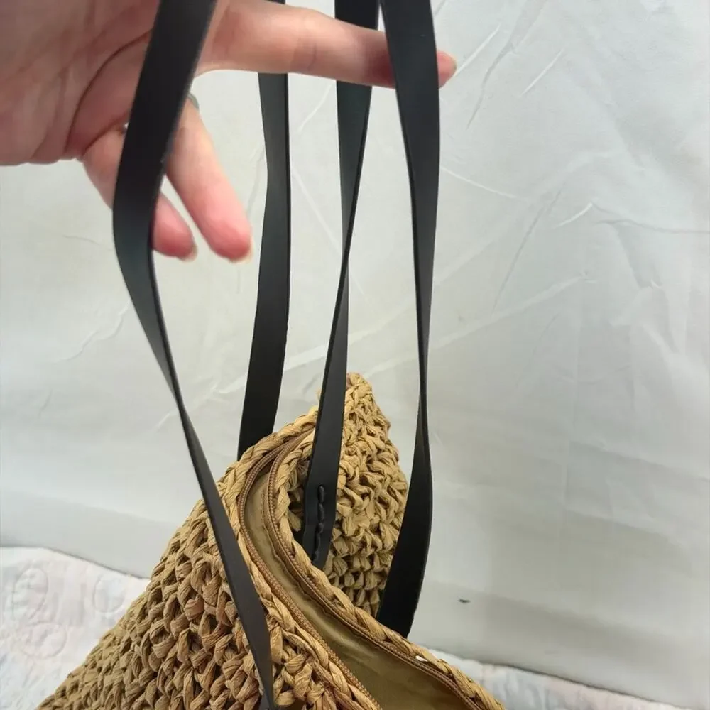 NWOT Elegant Woven beach bohemian Tote Bag with dark Brown Straps